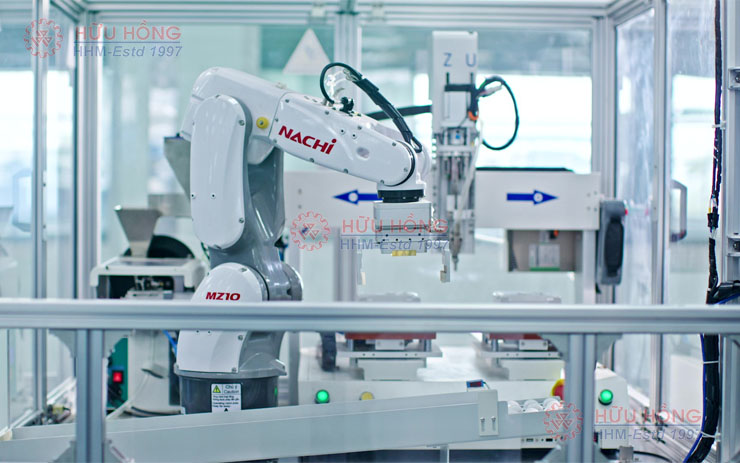 Robot NACHI kiểm tra, phát hiện sai số